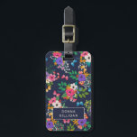 Étiquette À Bagage Motif floral vibrant<br><div class="desc">Étiquette florale de bagage avec un motif assez tiré par la main des fleurs dans rose,  jaune,  blanc,  et pourpre,  et des papillons dans des couleurs assorties sur un arrière - plan bleu-foncé. Personnalisez avec votre nom d'un côté,  et votre nom et adresse de l'autre.</div>