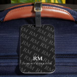 Étiquette À Bagage Motif Masculine blanc simple Monogramme<br><div class="desc">Balise Monogram Simple White Masculine Motif. Elégant design simple moderne et masculin noir et blanc,  avec texte personnalisé et monogramme,  avec un motif monogramme exclusif,  cadeau parfait pour les voyageurs,  pour lui,  père,  grand-père,  frère,  ami,  patron,  employé,  ou collègue.</div>