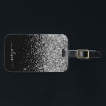 Étiquette À Bagage Nom de monogramme pailleté girly noir argenté<br><div class="desc">Oreiller de monogramme et initiale pailleté argent et noir. L'étiquette de bagage est le cadeau idéal pour un 16e anniversaire,  un mariage,  une douche de mariée,  une baby shower ou une soirée d'enterrement de vie de jeune fille pour quelqu'un qui décore sa chambre avec style.</div>