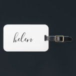 Étiquette À Bagage Nom du script Cadeau personnalisé personnalisé<br><div class="desc">Ce bagage personnalisé est simple,  moderne et élégant. La couleur du texte et du texte est entièrement personnalisable. Parfait comme cadeau d'honneur,  cadeau de mariage,  anniversaire ou remise de diplômes. Une partie d'une collection de Parcel Studios.</div>