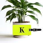 Étiquette À Bagage Nom professionnel Neon Chartreuse Jaune Monogramme<br><div class="desc">Monogramme initial et aussi des détails personnels comme nom,  adresse,  numéro de téléphone et e-mail que vous pouvez modifier. Conçu avec un beau arrière - plan de couleur jaune néon solide,  vous pouvez changer la couleur si vous le souhaitez. Idée cadeau de voyage cool pour lui ou elle.</div>