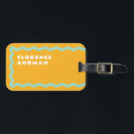 Étiquette À Bagage Orange et Aqua Squiggle avec texte<br><div class="desc">Une prise tendance sur la ligne ondulée tringle cadre en bleu aqua sur orange juteux avec un texte simple modifiable pour une personnalisation facile avec un nom et une adresse.</div>