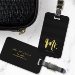 Étiquette À Bagage Personnaliser avec le nom Faux Gold Mr Black Strip<br><div class="desc">Marque élégante personnalisée avec le mot "Mr" dans un faux script de brosse en feuille d'or contre un arrière - plan motif à bandes noires. Il fait de grands cadeaux pour les nouveaux mariés ou anniversaires. Si vous souhaitez que votre nom se distingue mieux de l'arrière - plan foncé, changez...</div>