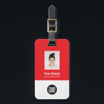 Étiquette À Bagage Photo de l'employé, Code barre, Logo, Nom<br><div class="desc">Personnalisez facilement cette étiquette de bagage personnalisée avec photo, code de la barre d'analyse et logo de l'entreprise. Un design d'entreprise simple en rouge et blanc entièrement personnalisable en tailles avant et arrière, sans-serif polices de base et moderne et un look professionnel et clair. Idéal pour les employés Gadgets de...</div>