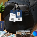 Étiquette À Bagage Photo d'identité de l'employé, Code Qr, Logo, Nom<br><div class="desc">Personnalisez facilement cette étiquette de bagage personnalisée de nom d'employé avec photo, scanner le code Qr et le logo de l'entreprise. Un design d'entreprise simple en bleu marine et blanc entièrement personnalisable en tailles avant et arrière, sans-serif polices de base et moderne et un look professionnel et clair. Idéal pour...</div>