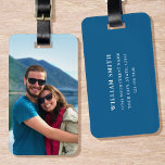 Étiquette À Bagage Photo personnalisée Bleu simple moderne<br><div class="desc">Créez votre propre étiquette de bagage photo ! Un modèle élégant personnalisé avec une photo, un nom et des coordonnées préférés. Les étiquettes de bagage personnalisées sont un grand cadeau pour les amis et la famille, et un accessoire utile pour les voyages de vacances et d'affaires! Couleurs imprimées : bleu...</div>
