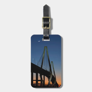 Étiquette À Bagage Pont de Jr. d'Arthur Ravenel au crépuscule