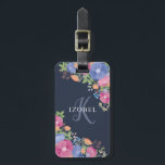 Étiquette À Bagage Rose et pourpre fleurit le monogramme<br><div class="desc">Étiquette florale bleu-foncé de bagage avec des compositions florales dans orange,  rose,  pourpre,  et le bleu. Ajoutez votre nom et initiale.</div>