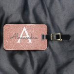 Étiquette À Bagage Rose Gold Pink Sparkle Parties scintillant Nom du<br><div class="desc">Rose Gold - Blush Pink Sparkle Parties scintillant Monogramme Nom et étiquette initiale de bagage. Cette étiquette de sac est parfaite pour le retour à l'école, le travail ou le voyage. Le Blush Pink Luggage Tag fait également une grande faveur pour les mariages, anniversaires, douches nuptiales, lunes de miel ou...</div>