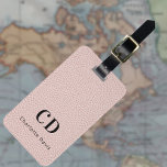 Étiquette À Bagage Rose or rose cuir nom monogramme<br><div class="desc">or rose,  couleur rose vif imprimé en faux cuir couleur arrière - plan. Personnalisez et ajoutez vos lettres monographiques et votre nom complet sur le devant. Vos coordonnées au verso. Texte noir.</div>
