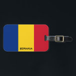 Étiquette À Bagage Roumanie Drapeau national Patriotique<br><div class="desc">Indicateur national Roumanie Bagage patriotique Tag avec le drapeau de Roumanie imprimé sur le côté de l'étiquette. Le nom du pays écrit avec la police vibrante est intégré dans la conception du fond. Le texte est entièrement personnalisable à l'aide de la fonction "Customiser !". L'autre côté de la balise est...</div>