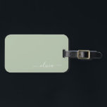Étiquette À Bagage Sage Green Minimaliste Moderne Monogramme Élégant<br><div class="desc">Découvrez notre collection moderne minimaliste de monogramme Sage Green : Élégez votre esthétique avec une sophistication sereine et une élégance intemporelle. Notre collection présente des designs minimalistes dans une teinte verte sage et tranquille, complétés par des monogrammes raffinés adaptés à votre style personnel. De la papeterie polie aux accessoires polyvalents,...</div>