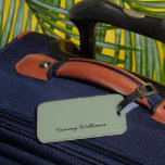 Étiquette À Bagage Sage Vert minimaliste Professionnel Simple<br><div class="desc">Ces simples et minimalistes peuvent être personnalisés pour inclure un nom ou n'importe quel texte de votre choix. Si vous ne voulez pas de texte et préfèreriez juste un blanc,  alors vous pouvez simplement supprimer le texte.</div>