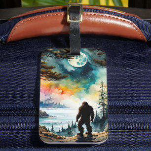 Étiquette À Bagage Sasquatch debout sur la crête surplombant l'océan