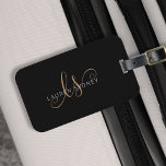 Étiquette À Bagage Script féminin Black Gold moderne Monogramme<br><div class="desc">Tag de valise moderne Black Gold Feminine Script Monogrammé. Personnalisez facilement cette étiquette élégante moderne avec votre monogramme et votre nom personnalisés.</div>
