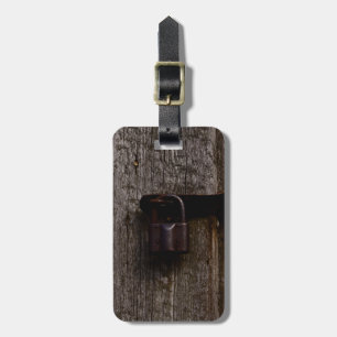 Étiquette À Bagage Serrure âgée en métal sur l'étiquette faite sur