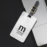 Étiquette À Bagage Simple Faux Argent Noir Gras Monogramme<br><div class="desc">Élégante étiquette de bagage bleu personnalisable avec monogramme gras.</div>