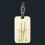 Étiquette À Bagage Skis Et Poles D'Or | Crème d'illustration Retro Sk<br><div class="desc">Ski alpin moderne,  ski,  design sur le thème du skieur avec skis dorés et bâtons dorés. Simple illustration de ski en or de vacances festives pour les amateurs de ski.</div>