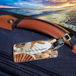 Étiquette À Bagage Tag de bagage Starfish Shells<br><div class="desc">Un bagage avec un design inspiré de la plage avec coquillages et étoiles de mer. Les arrière - plans de texte sont des formes séparées et peuvent être déplacés, mis à l'échelle (ou supprimés si vous n'en avez pas besoin). Vous pouvez également customiser leurs couleurs et leurs formes, à la...</div>