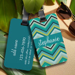 Étiquette À Bagage Turquoise et vert Huge Chevron Motif Nom personnal<br><div class="desc">Blues and lime green - Un design rayé amusant et graphique dans des couleurs fraîches et joyeuses. Si vous devez ajuster l'illustration,  cliquez sur le bouton customiser et apporter des modifications.</div>