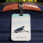Étiquette À Bagage Turtle Beach Voyage Nom personnalisé | Nature<br><div class="desc">Ce design est composé d'une petite tortue qui se dirige vers l'océan après sa naissance. Personnalisez en modifiant le texte dans la zone de texte ou en supprimant le texte sans nom. #tortue #vie marine #océan #seaturtle #leatherback #plage #vie marine #personalisé #nom #luggagetag #voyage #accessoires de voyage #bagtags #accessoires</div>