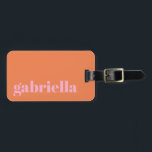 Étiquette À Bagage Typographie rose et orange gras Nom personnalisé<br><div class="desc">Voyagez dans le style avec cette étiquette de bagage personnalisée avec un design minimaliste moderne. Le nom de serif rose et élégant se distingue par son arrière - plan orange doux, créant un look chic et intemporel. Parfait pour les voyageurs fréquents, les professionnels d'affaires, les étudiants et les vacanciers qui...</div>