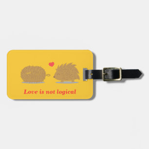 Étiquette À Bagage Un hérisson mignon trouve l'amour dans une brosse
