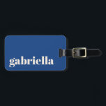 Étiquette À Bagage Vibrant Blue Bold Typographie Nom personnalisé<br><div class="desc">Voyagez dans le style avec cette étiquette de bagage personnalisée avec un design minimaliste moderne. L'élégant nom serif se distingue par son arrière - plan bleu vif, créant un look chic et intemporel. Parfait pour les voyageurs fréquents, les professionnels d'affaires, les étudiants et les vacanciers qui veulent facilement identifier leurs...</div>