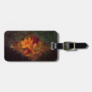 Étiquette À Bagage Vintage fade orange et crocus bordeaux sur herbe
