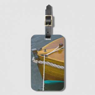 Étiquette À Bagage Voilier en bois dans l'eau