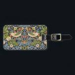 Étiquette À Bagage William Morris - Fraise Thief Motif Floral<br><div class="desc">"Strawberry Thief" est un design textile créé par le designer britannique William Morris en 1883. L'oeuvre présente un motif complexe de fraises, de fleurs et d'oiseaux, principalement les poussins qui semblent voler les fraises. Les formes luxuriantes et naturalistes sont disposées dans un motif harmonieux et répétitif qui met en valeur...</div>
