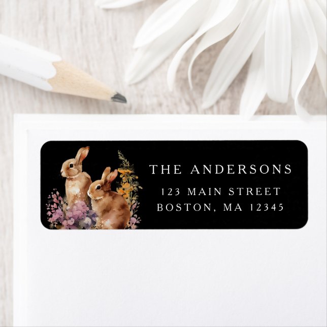 Étiquette Adresse de lapin de Pâques florale sombre de print (En situation)