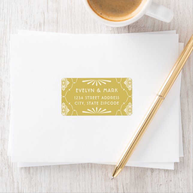 Étiquette Adresse de mariage Art Déco or et ivoire (En situation)