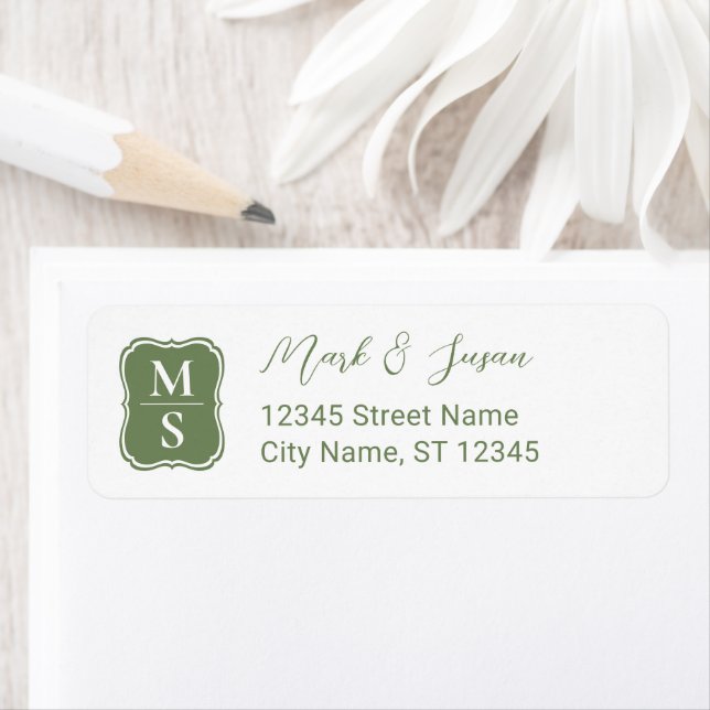 Étiquette Adresse de mariage au monogramme vert (En situation)