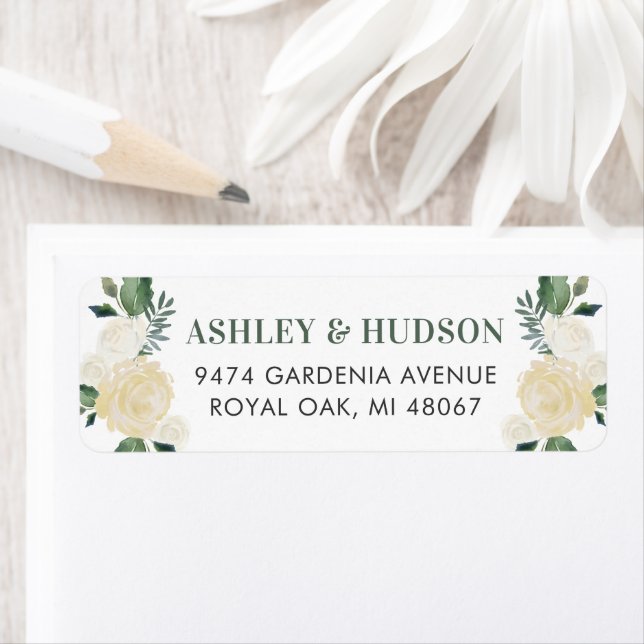 Étiquette Adresse de mariage florale de verdure en or vert (En situation)