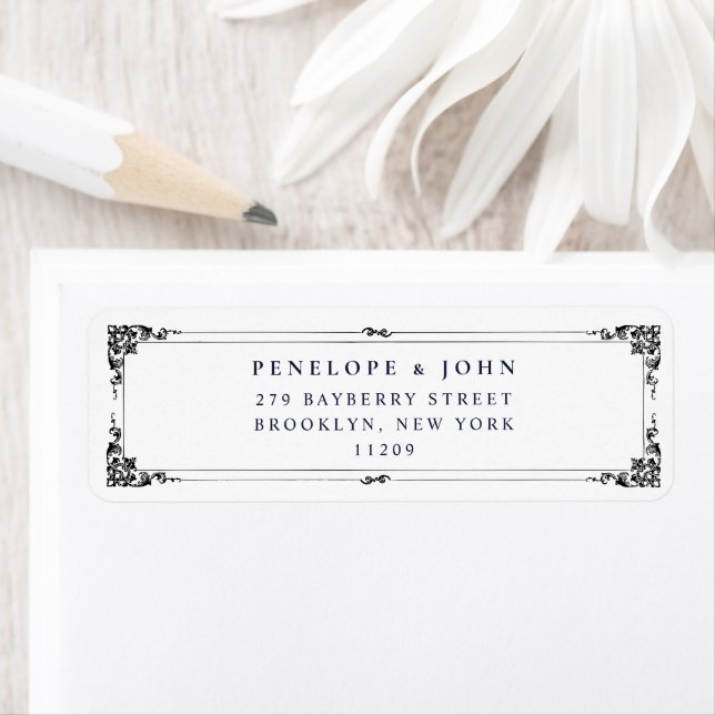 Étiquette Adresse de retour de mariage minimale avec serif (En situation)