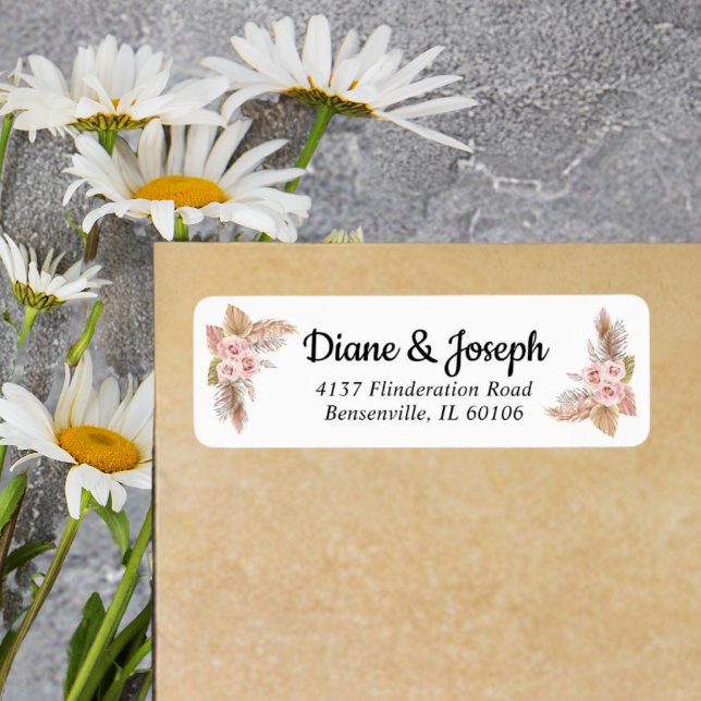 Étiquette Adresse de Retour de Mariage Rustique Floral Boho  (Elegant boho floral return address labels bring rustic charm to your wedding stationery.)