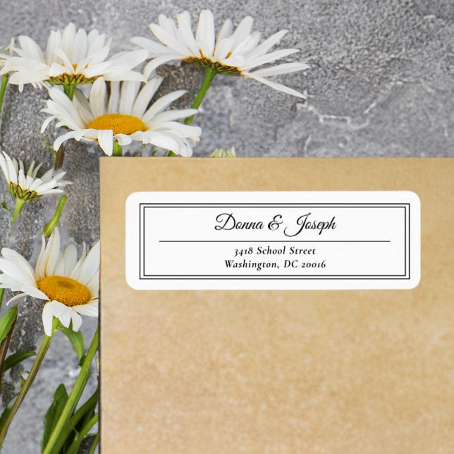 Étiquette Adresse de Retour de Mariage Simple Classique Blan (Simple classic white return address label adds clean elegant touch to your wedding envelopes.)