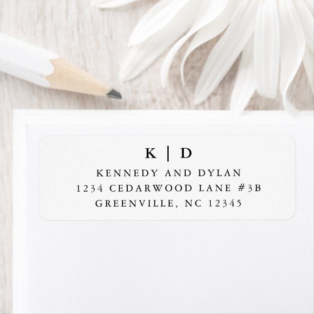 Étiquette Adresse de Retour de Mariage Simple Noir et Blanc (En situation)