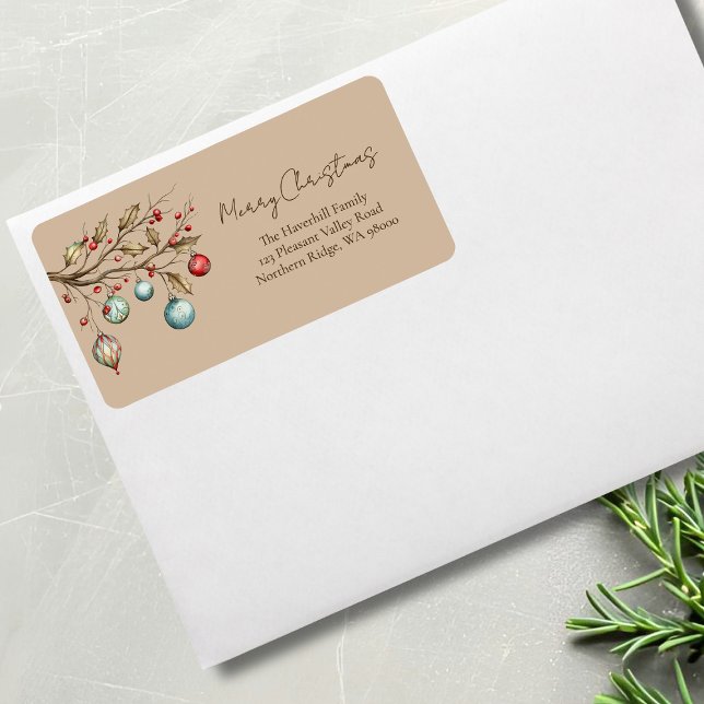 Étiquette Aquarelle Noël Élégant Script (Watercolor ornaments return address label with beige background color.)