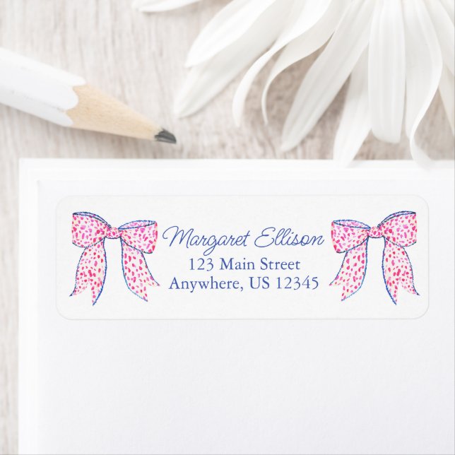 Étiquette Aquarelle rose Polka Point Bow Adresse de retour (En situation)