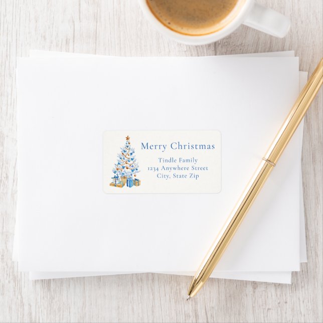 Étiquette Arbre de Noël à l'aquarelle en écriture bleue élég (En situation)