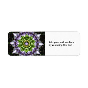 Étiquette Art de kaléidoscope de mandala floral pourpre