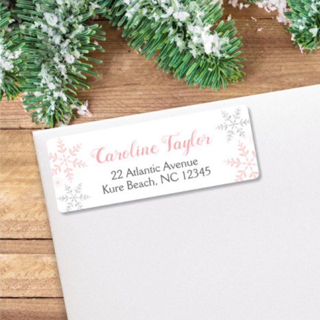 Étiquette Baby shower des flocons de neige roses hiver (Créateur téléchargé)