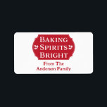 Étiquette Baking Spiritueux Bright Christmas Baking<br><div class="desc">Baking Spirits Bright Christmas Baking autocollant. Utilisez sur vos vacances l'emballage de produits de Noël. Une façon amusante de partager vos gâteries maison avec vos voisins, collègues, amis et famille. Utiliser comme étiquettes cadeaux. L'autocollant parfait qui fait savoir aux gens que vos produits de boulangerie faits à la main proviennent...</div>