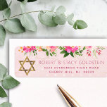 Étiquette Bat mitzvah Rose Floral Girl Gold Adresse de retou<br><div class="desc">Soyez fier, réjouissez-vous et célébrez cette étape importante de votre Bat mitzvah préféré chaque fois que vous utilisez cette étiquette d'adresse de retour sophistiquée et personnalisée ! Une aquarelle florale rose pêche chic, fausse feuille d'or Star of David et rose sans serif moderne et poussiéreux type superposent un arrière -...</div>