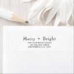 Étiquette Black White Merry Bright Christmas Retourner l'adr<br><div class="desc">Une machine à écrire élégante et minimaliste adresse de Noël retour étiquettes. Cela a un script noir de joyeux & lumineux Avec simple étiquette de adresse propre modifiable avec nom de famille.</div>