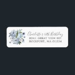 Étiquette Blue Floral 80th Birthday Adresse de retour<br><div class="desc">Ajoutez une jolie touche à votre enveloppe d'invitation de 80e anniversaire. Un bouquet floral bleu poussiéreux orne le côté gauche. Une police de caractères classique laissez les gens connaître l'occasion spéciale. Une police traditionnelle ajoute l'adresse.</div>