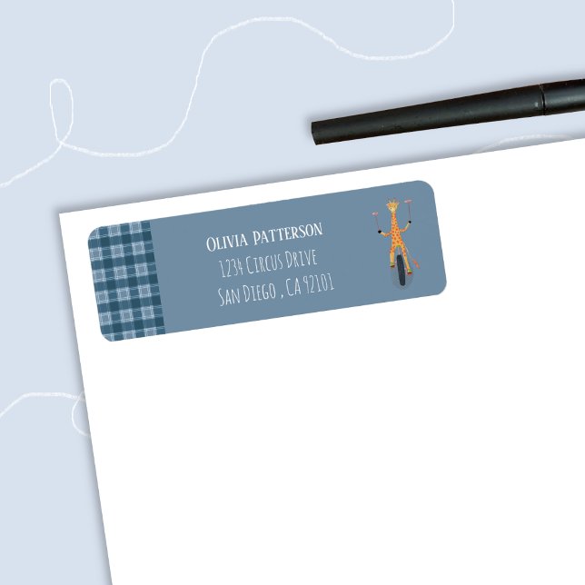 Étiquette Blue Return Address Labels with Circus Giraffe (Blue return address label with an acrobat giraffe .)