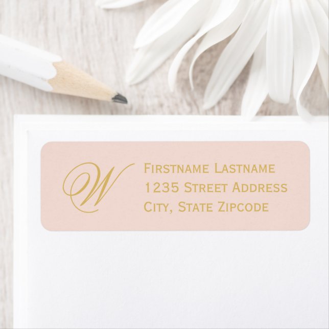 Étiquette Blush Gold Elegant Script Monogramme Adresse de re (En situation)